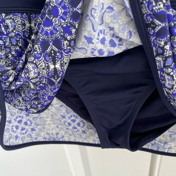 Athleta Women's Waveline Baja Kata
Swim Skirt - Picture 3 of 8